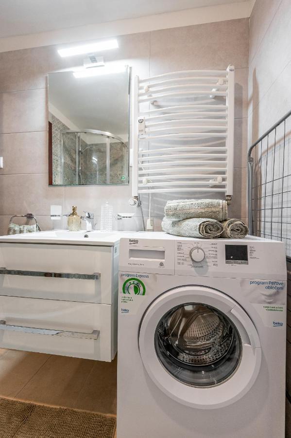 Apartman Mezonet Na Namesti Caşonia Exterior foto
