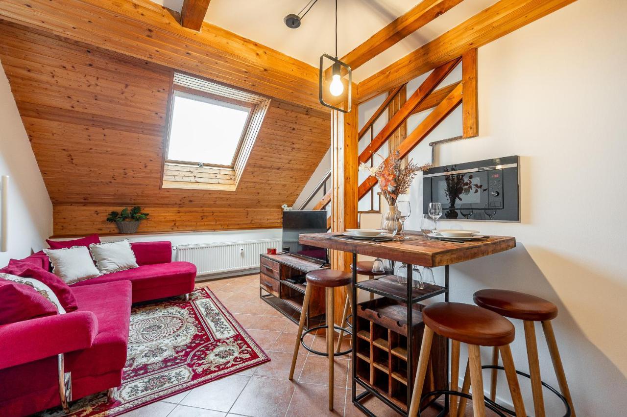 Apartman Mezonet Na Namesti Caşonia Exterior foto