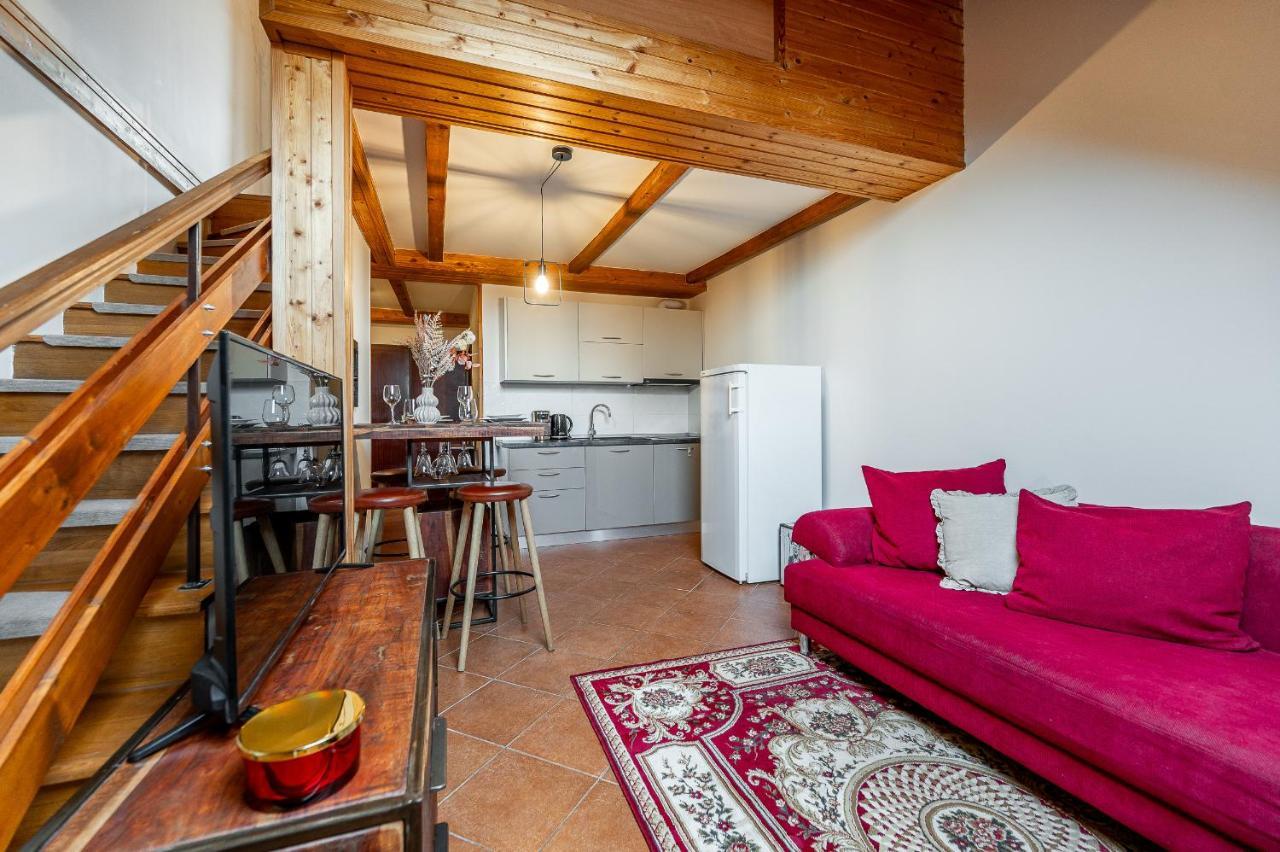 Apartman Mezonet Na Namesti Caşonia Exterior foto