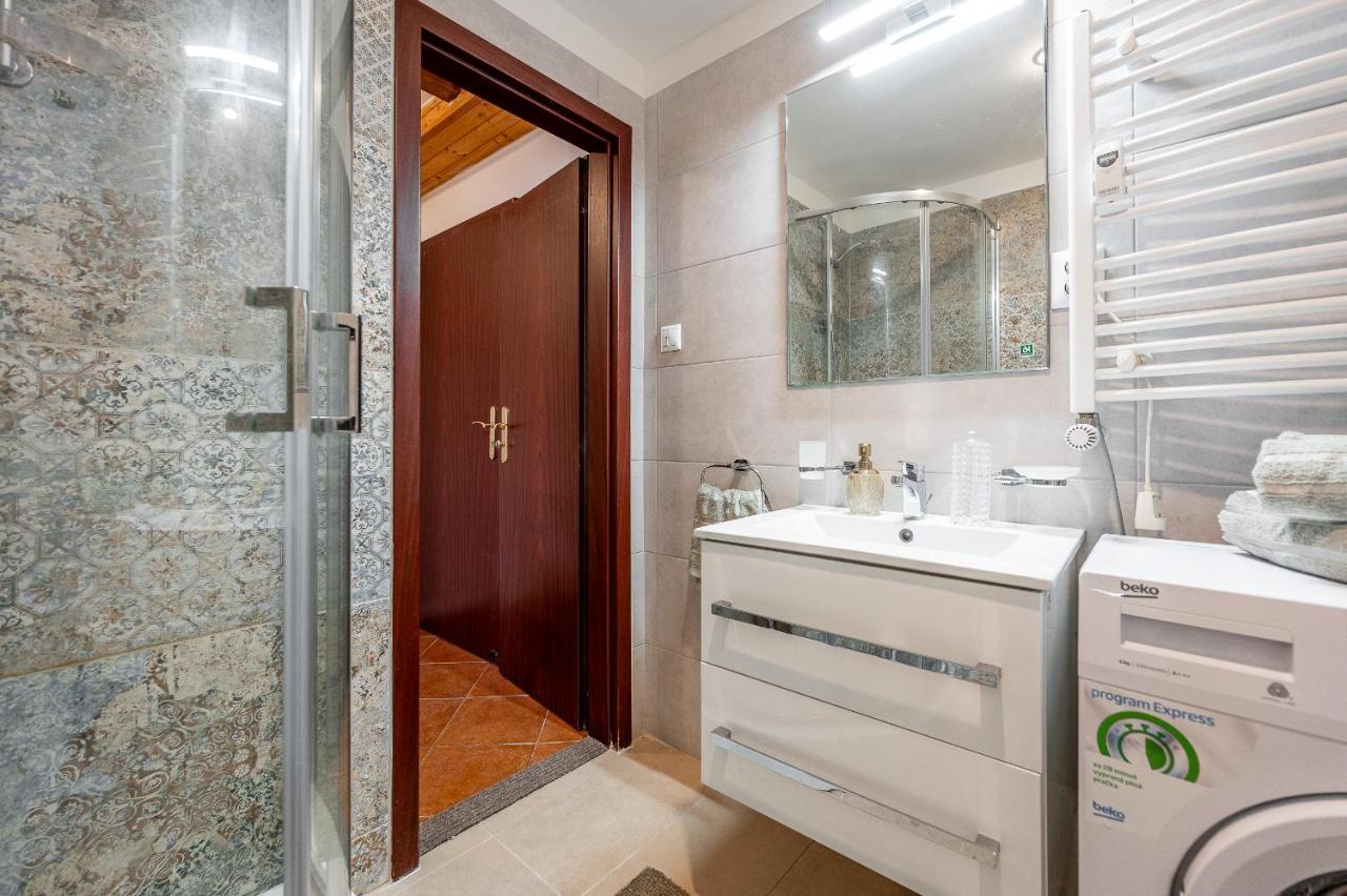 Apartman Mezonet Na Namesti Caşonia Exterior foto