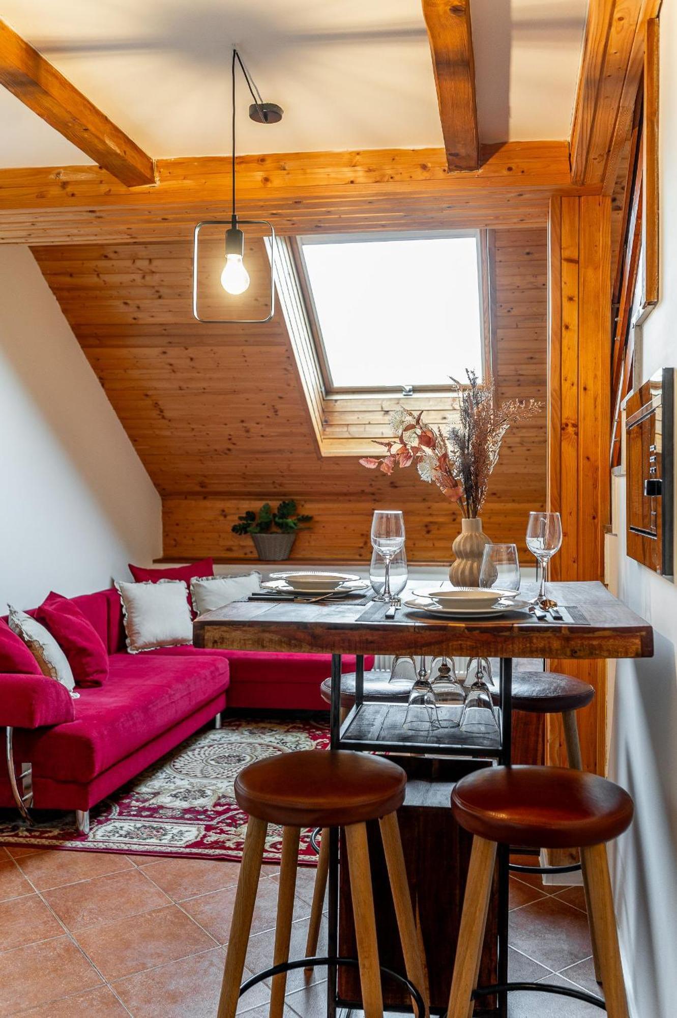 Apartman Mezonet Na Namesti Caşonia Exterior foto