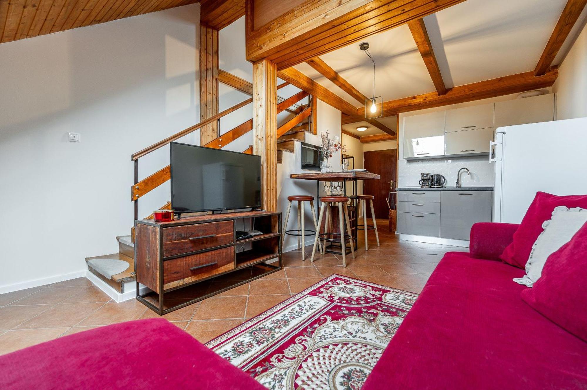 Apartman Mezonet Na Namesti Caşonia Exterior foto