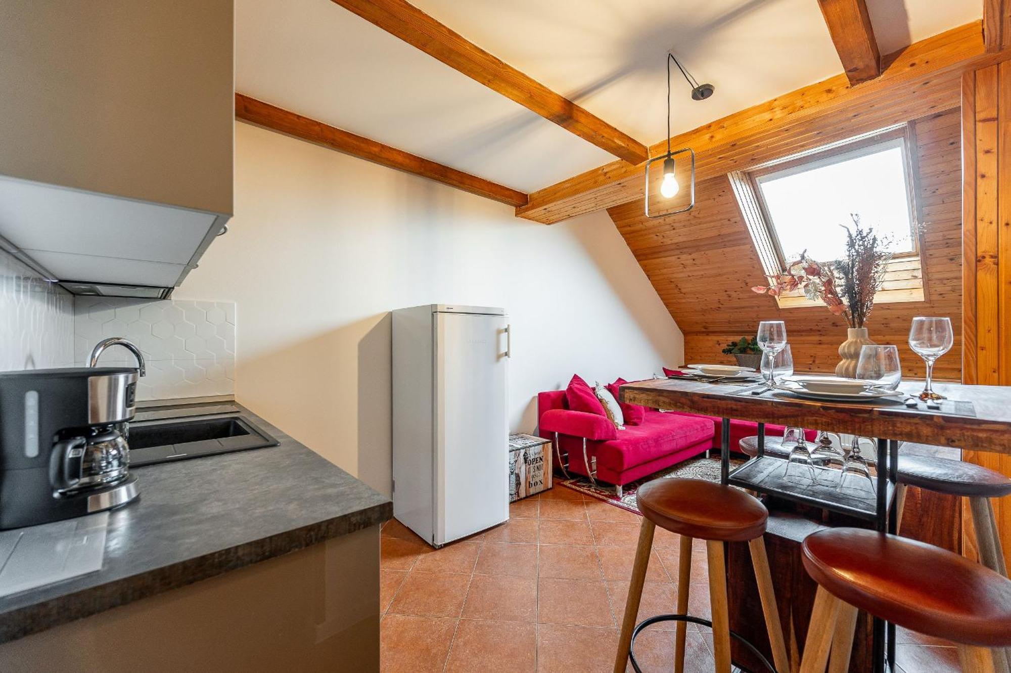 Apartman Mezonet Na Namesti Caşonia Exterior foto
