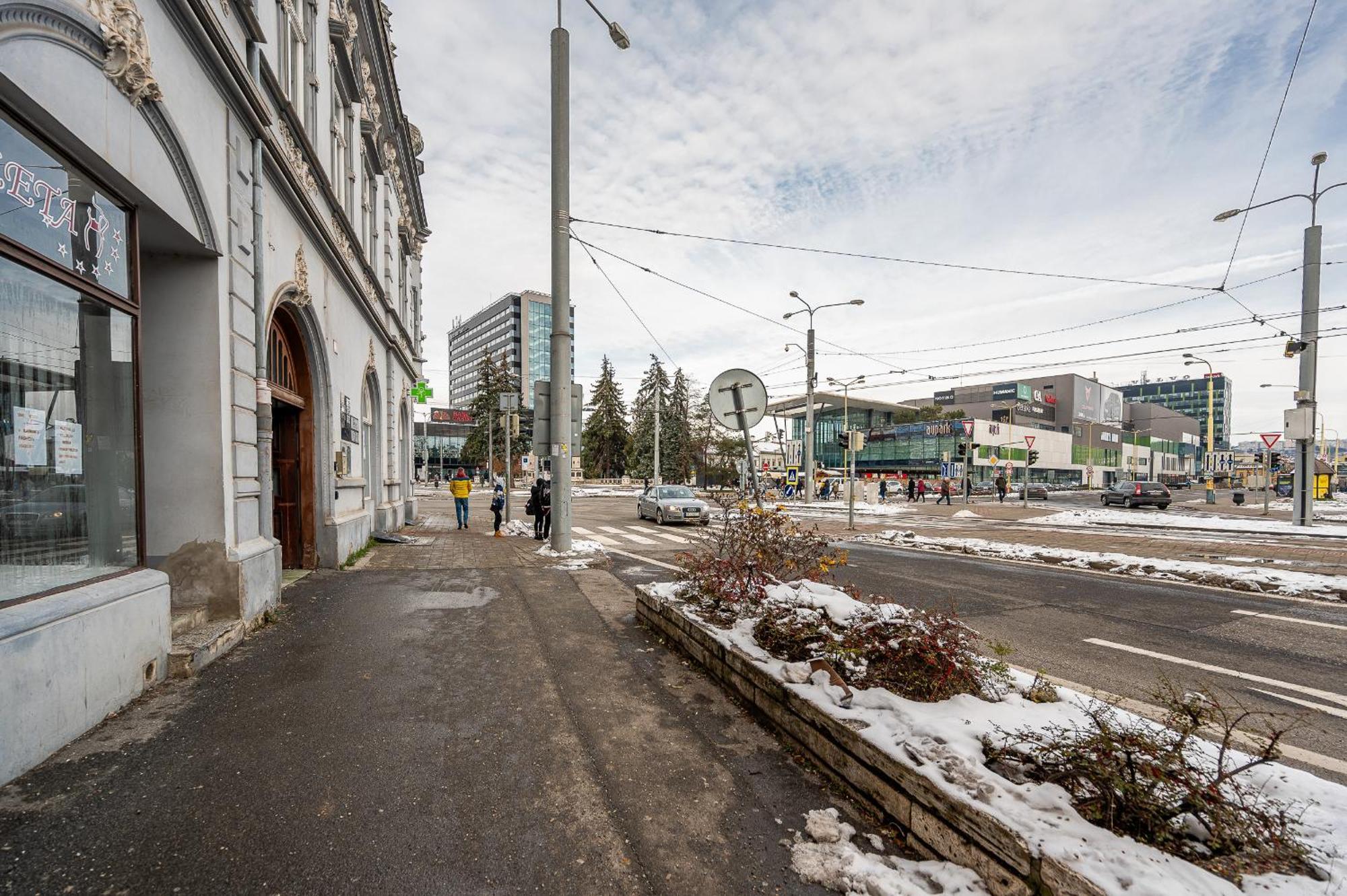 Apartman Mezonet Na Namesti Caşonia Exterior foto